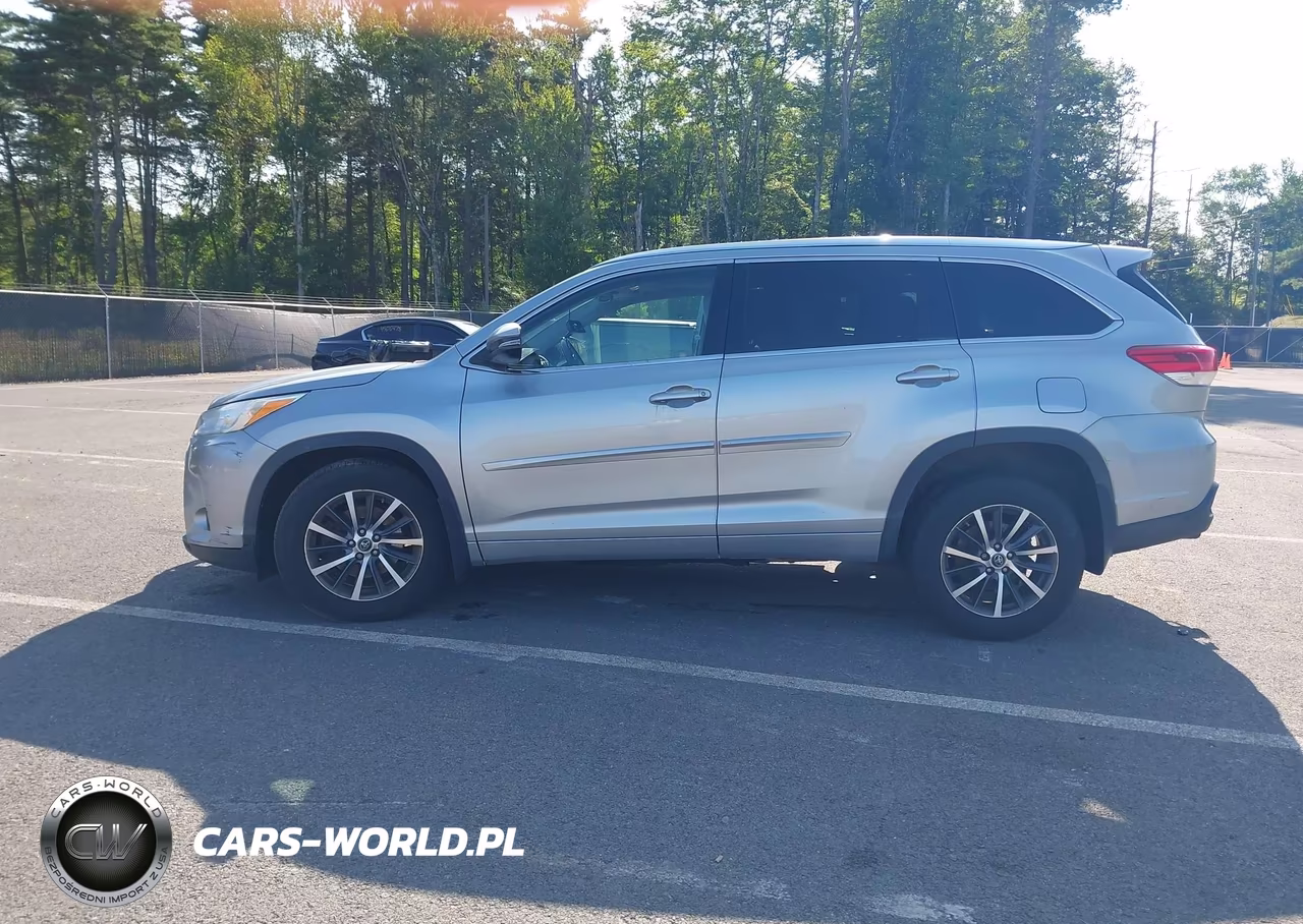 2017 Toyota Highlander Xle VIN:5TDJZRFH7HS413912 - 14