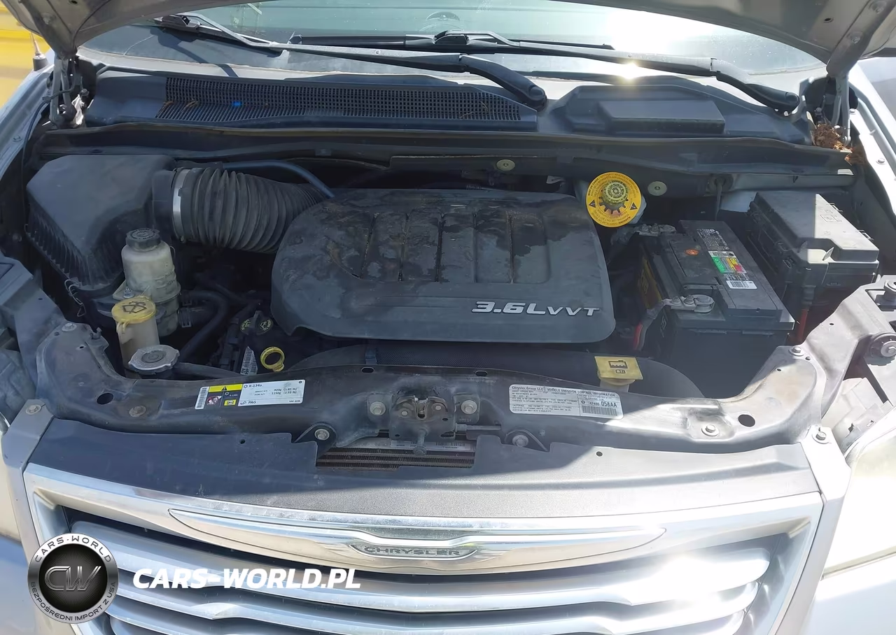 2014 Chrysler Town & Country Touring VIN:2C4RC1BG1ER143762 - 10