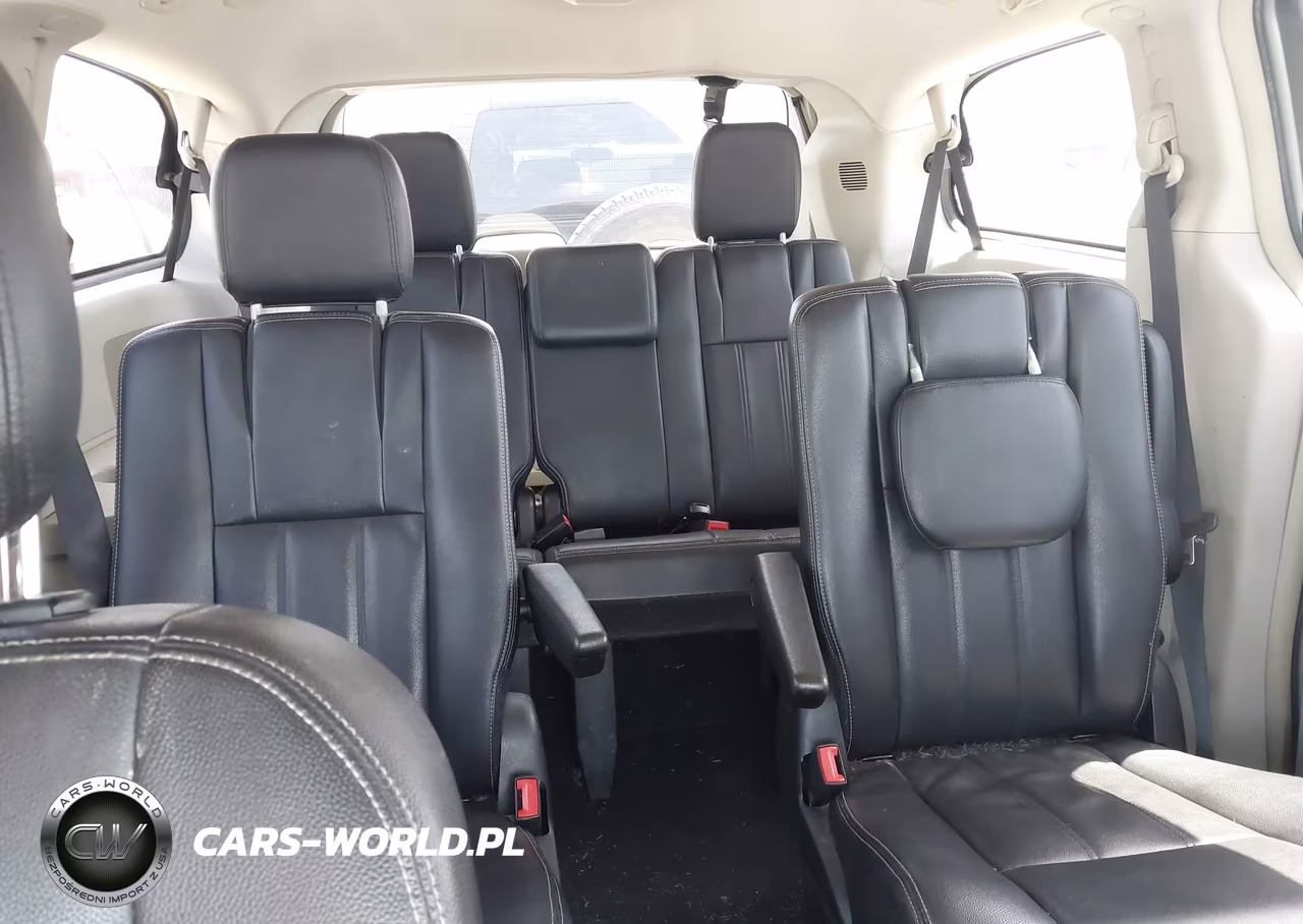 2014 Chrysler Town & Country Touring VIN:2C4RC1BG1ER143762 - 8