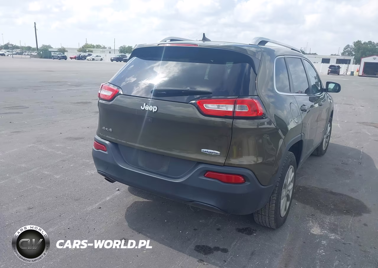 2016 Jeep Cherokee Latitude VIN:1C4PJMCB0GW117259 - 4