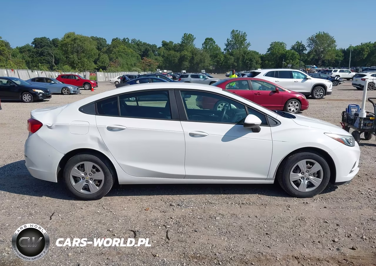 2018 Chevrolet Cruze Ls Auto VIN:1G1BC5SM1J7209441 - 13