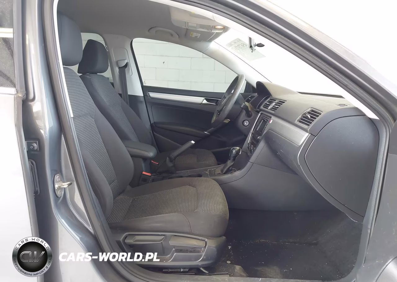 2016 Volkswagen Passat 1.8T S VIN:1VWAT7A33GC011335 - 5