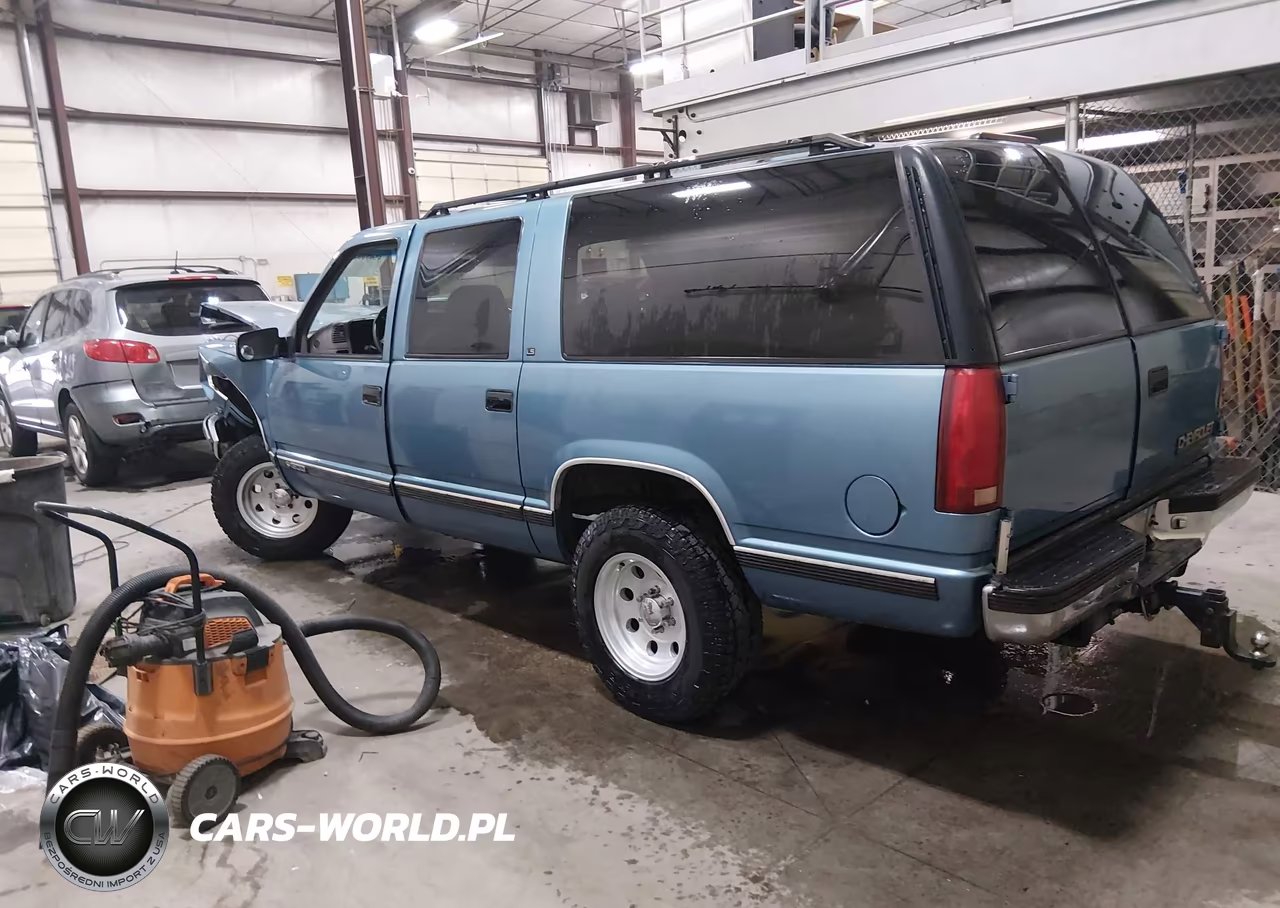 1996 Chevrolet Suburban K1500 VIN:3GNFK16R5TG123459 - 3