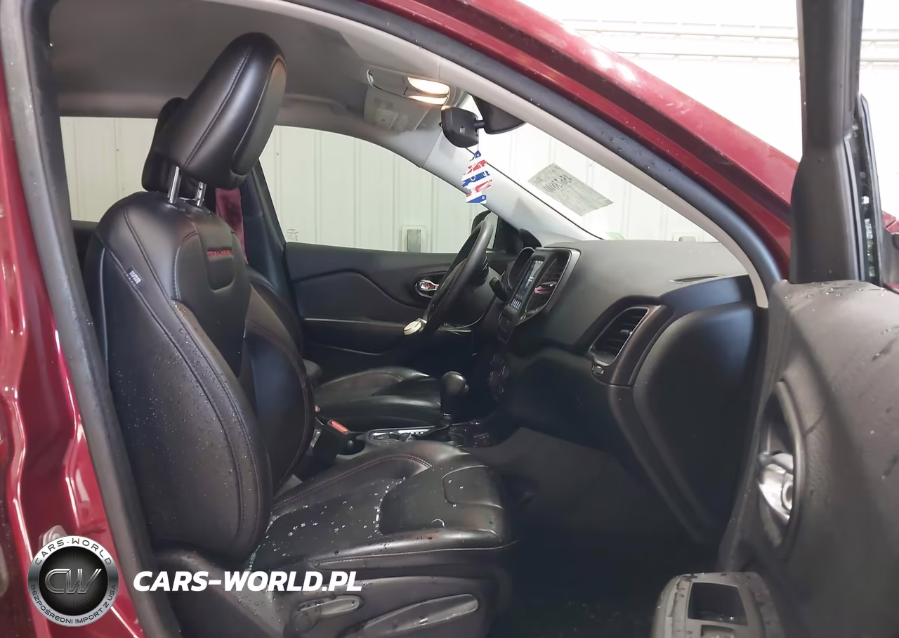 2021 Jeep Cherokee Trailhawk 4X4 VIN:1C4PJMBX5MD253245 - 5