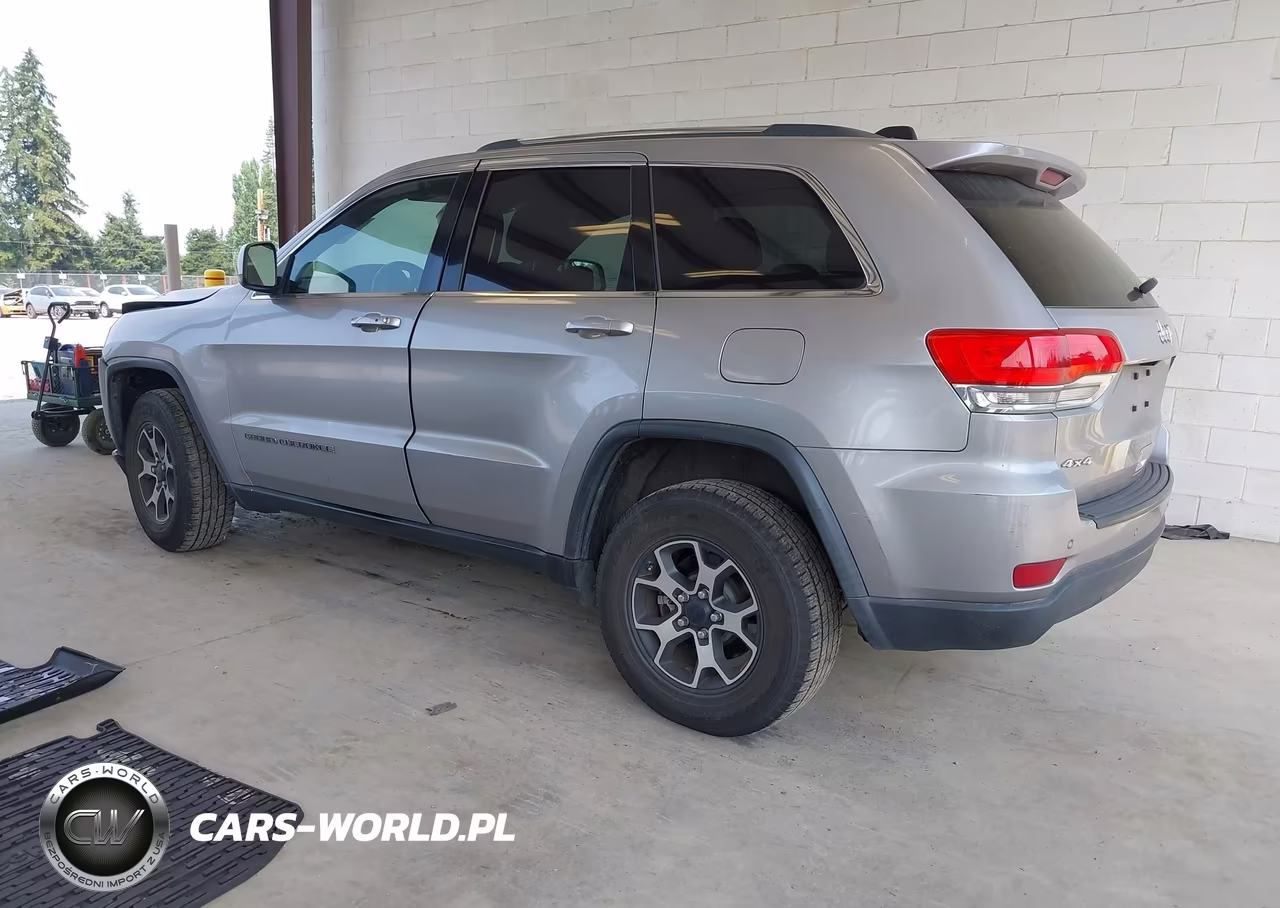 2017 Jeep Grand Cherokee Laredo VIN:1C4RJFAG0HC603544 - 3