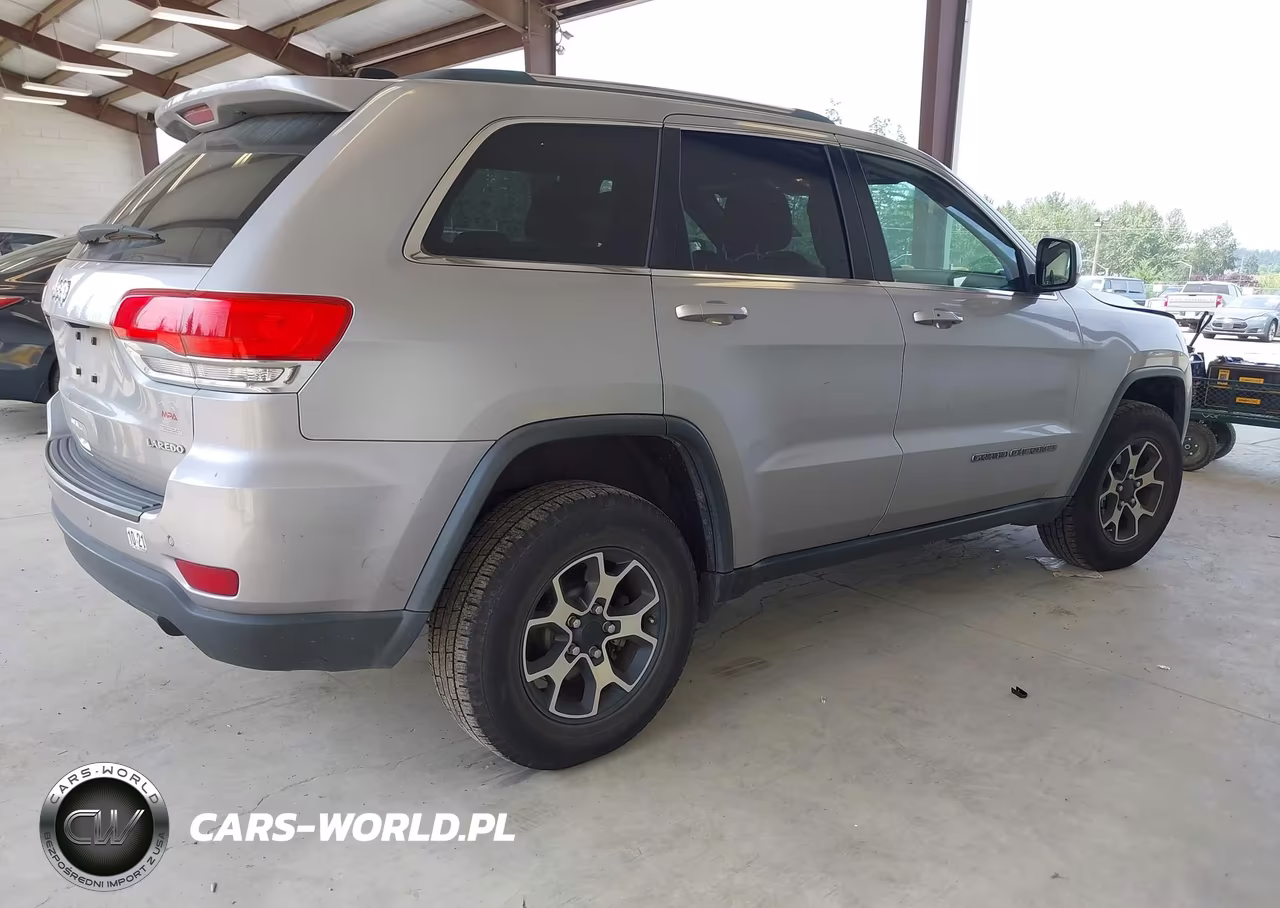 2017 Jeep Grand Cherokee Laredo VIN:1C4RJFAG0HC603544 - 4