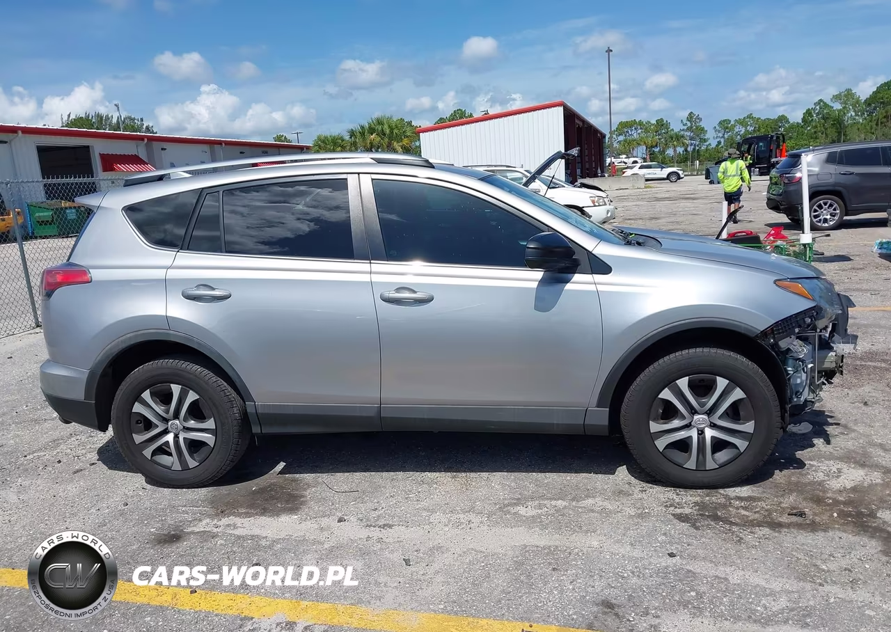 2018 Toyota Rav4 Le VIN:2T3ZFREV8JW418365 - 14