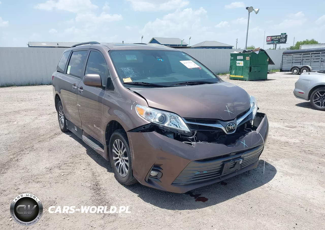 2018 Toyota Sienna Xle 8 Passenger