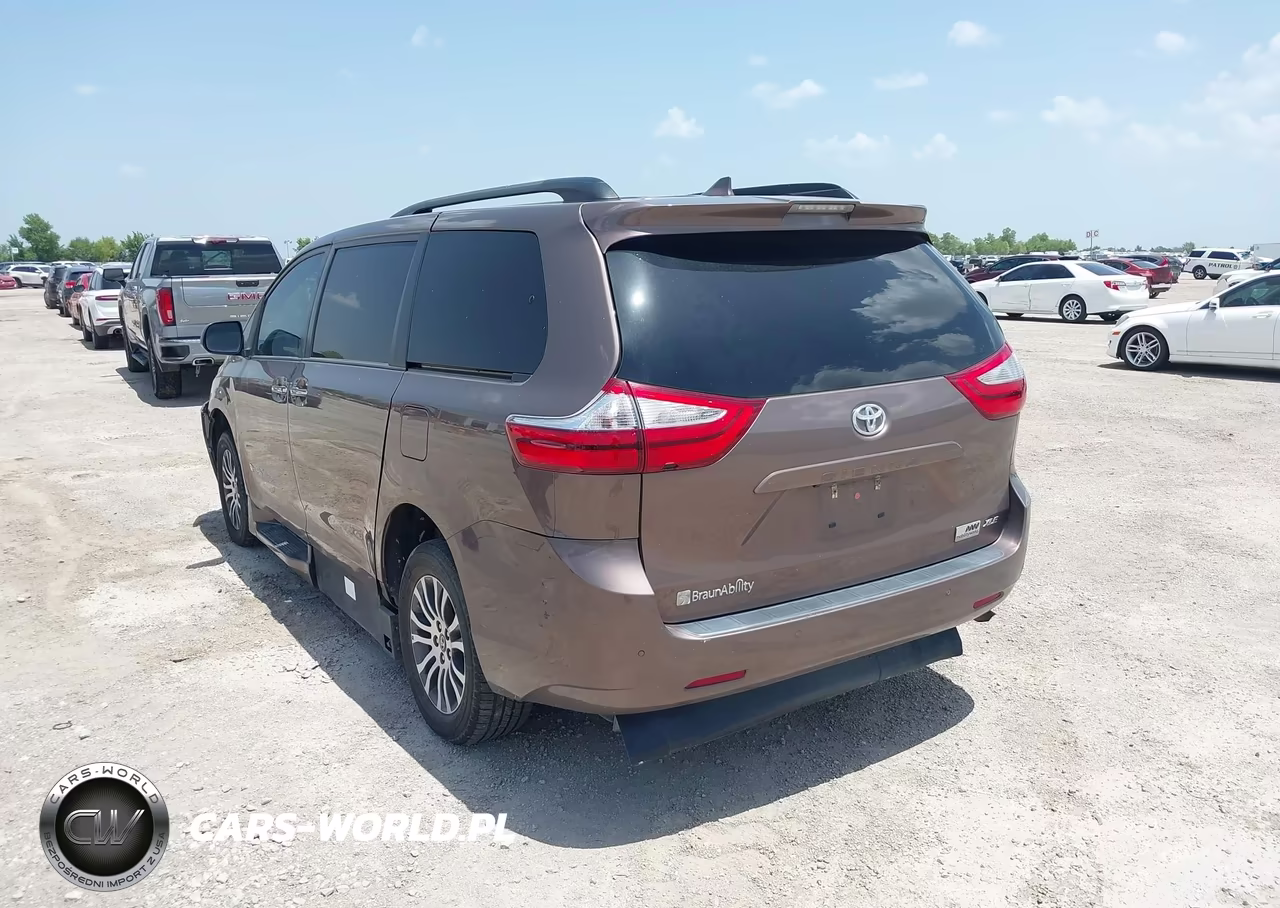 2018 Toyota Sienna Xle 8 Passenger VIN:5TDYZ3DCXJS946474 - 3