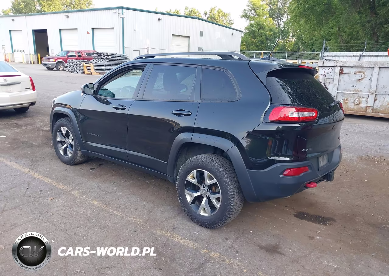 2015 Jeep Cherokee Trailhawk VIN:1C4PJMBS8FW520468 - 3