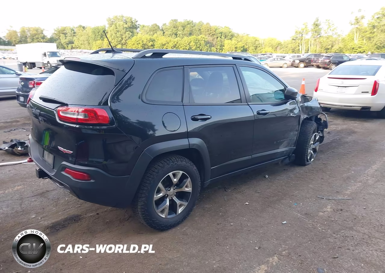 2015 Jeep Cherokee Trailhawk VIN:1C4PJMBS8FW520468 - 4