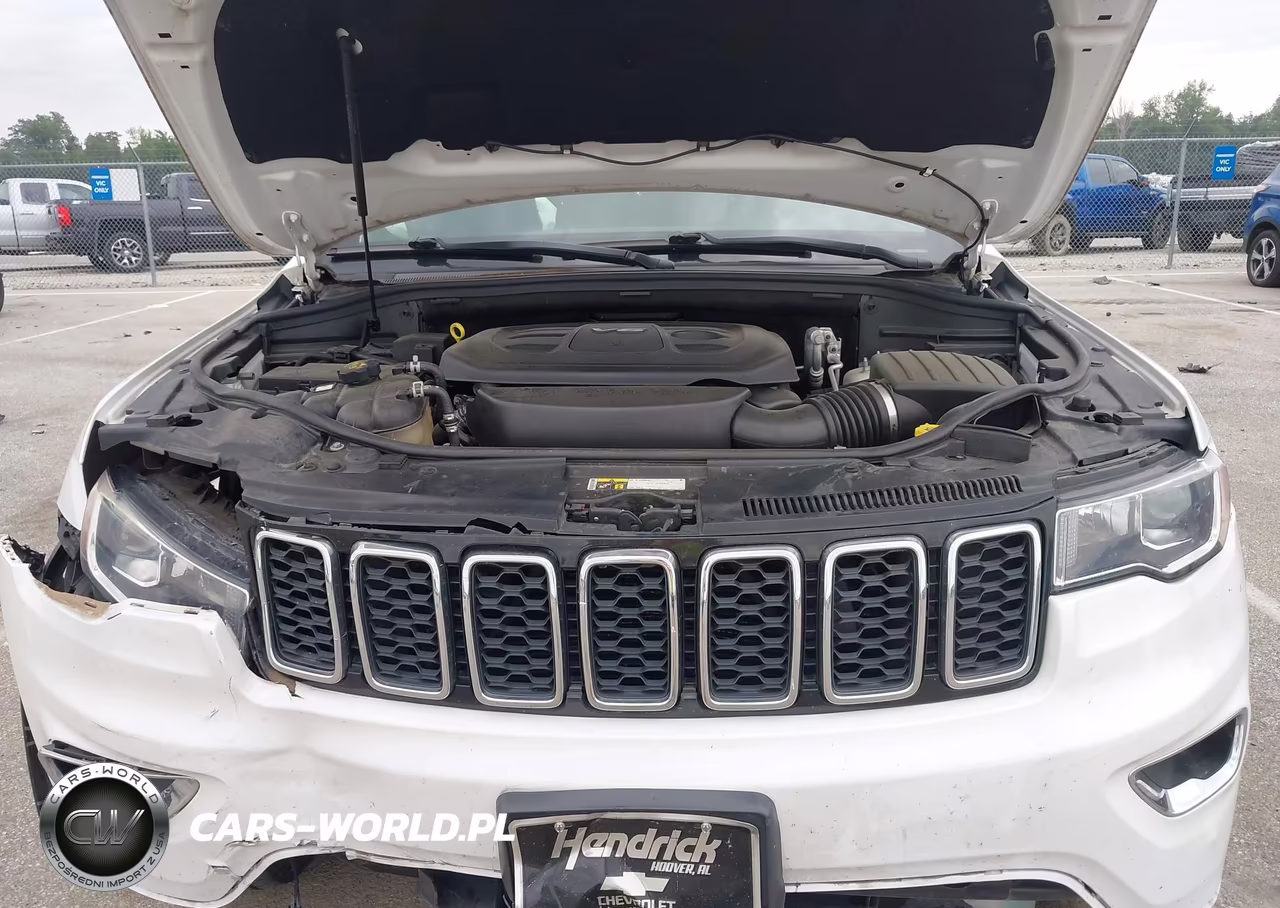 2018 Jeep Grand Cherokee Laredo E 4X2 VIN:1C4RJEAG7JC218093 - 10