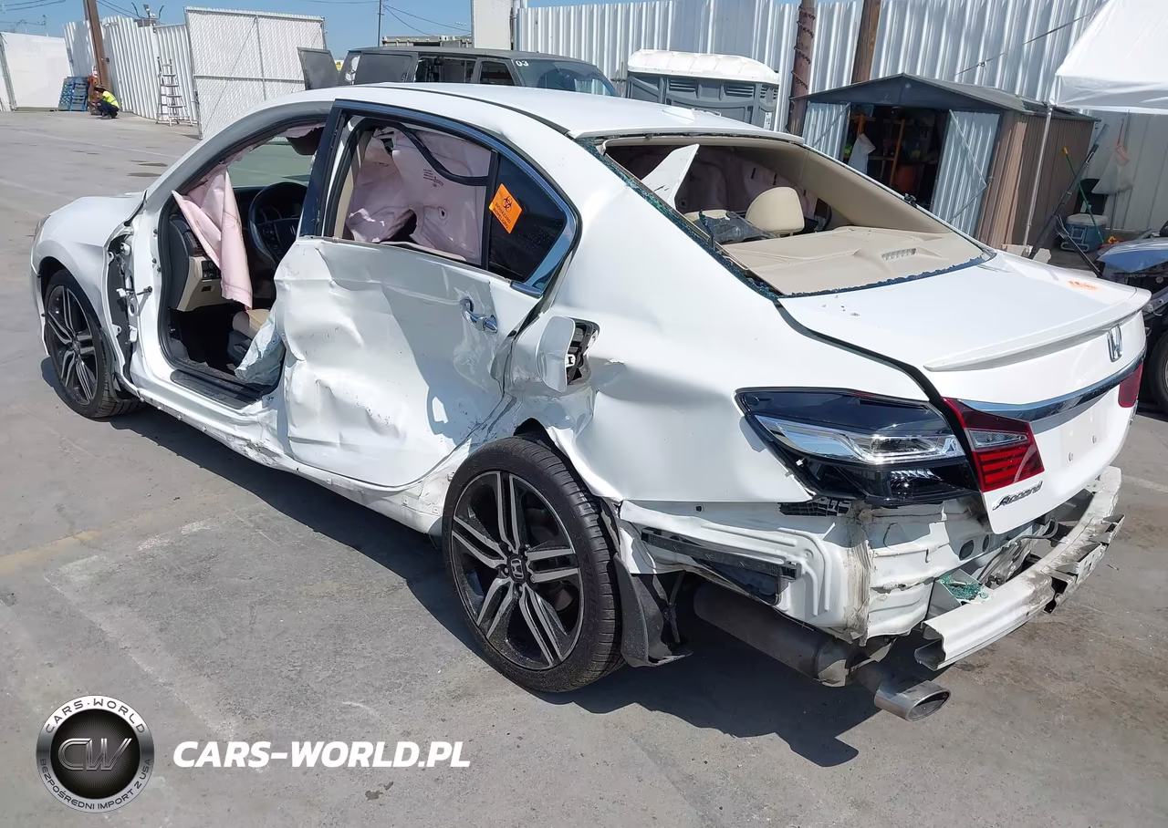 2016 Honda Accord Touring VIN:1HGCR3F98GA007083 - 3