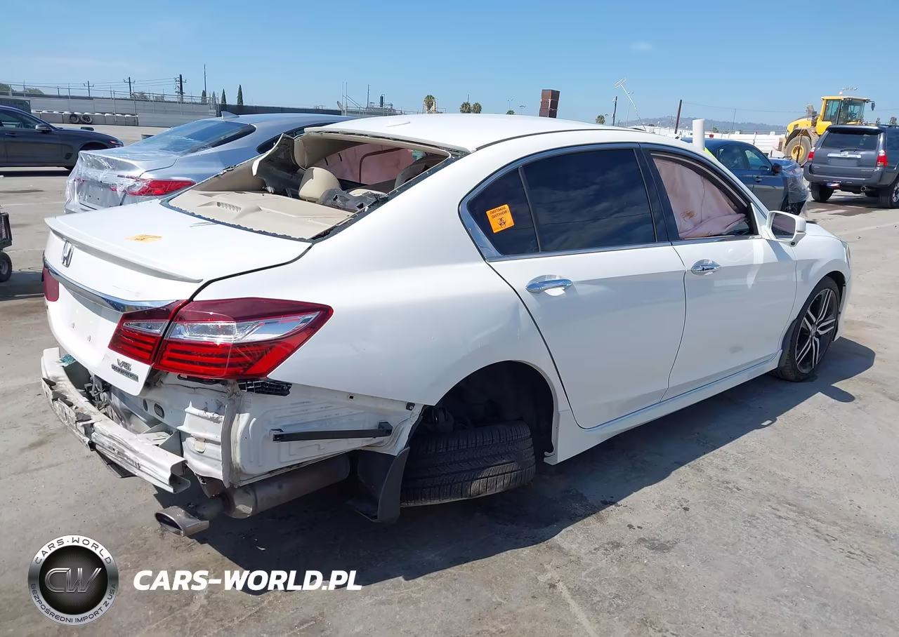 2016 Honda Accord Touring VIN:1HGCR3F98GA007083 - 4