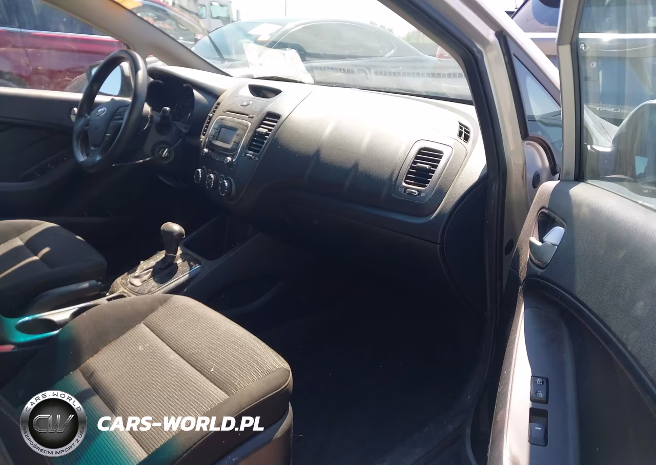 2018 Kia Forte Lx VIN:3KPFK4A72JE226377 - 5