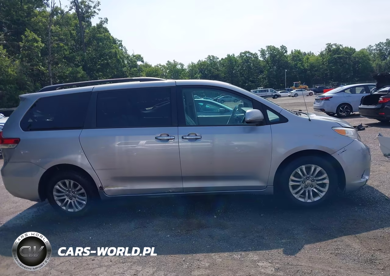 2012 Toyota Sienna Xle V6 8 Passenger VIN:5TDYK3DC2CS279763 - 13