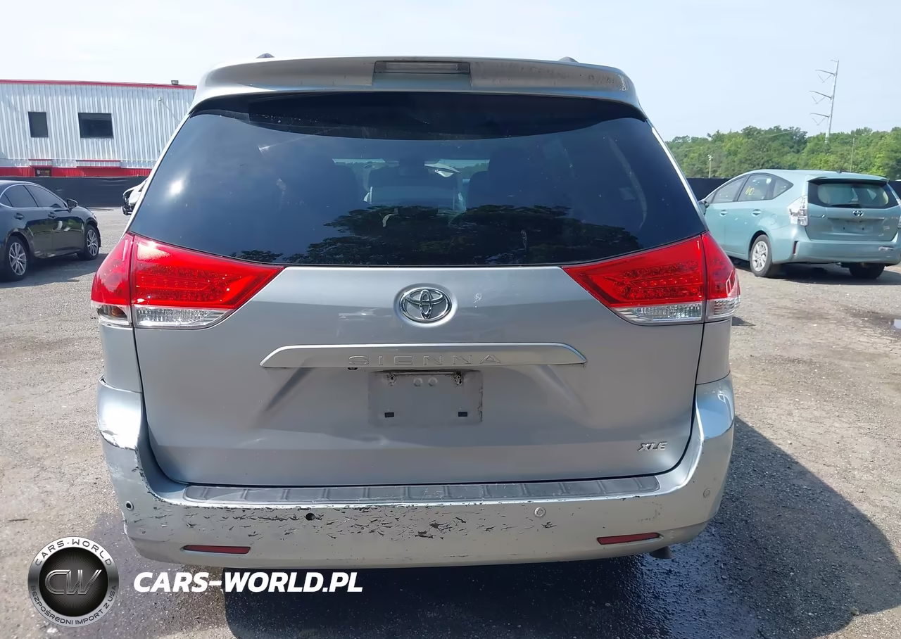 2012 Toyota Sienna Xle V6 8 Passenger VIN:5TDYK3DC2CS279763 - 16