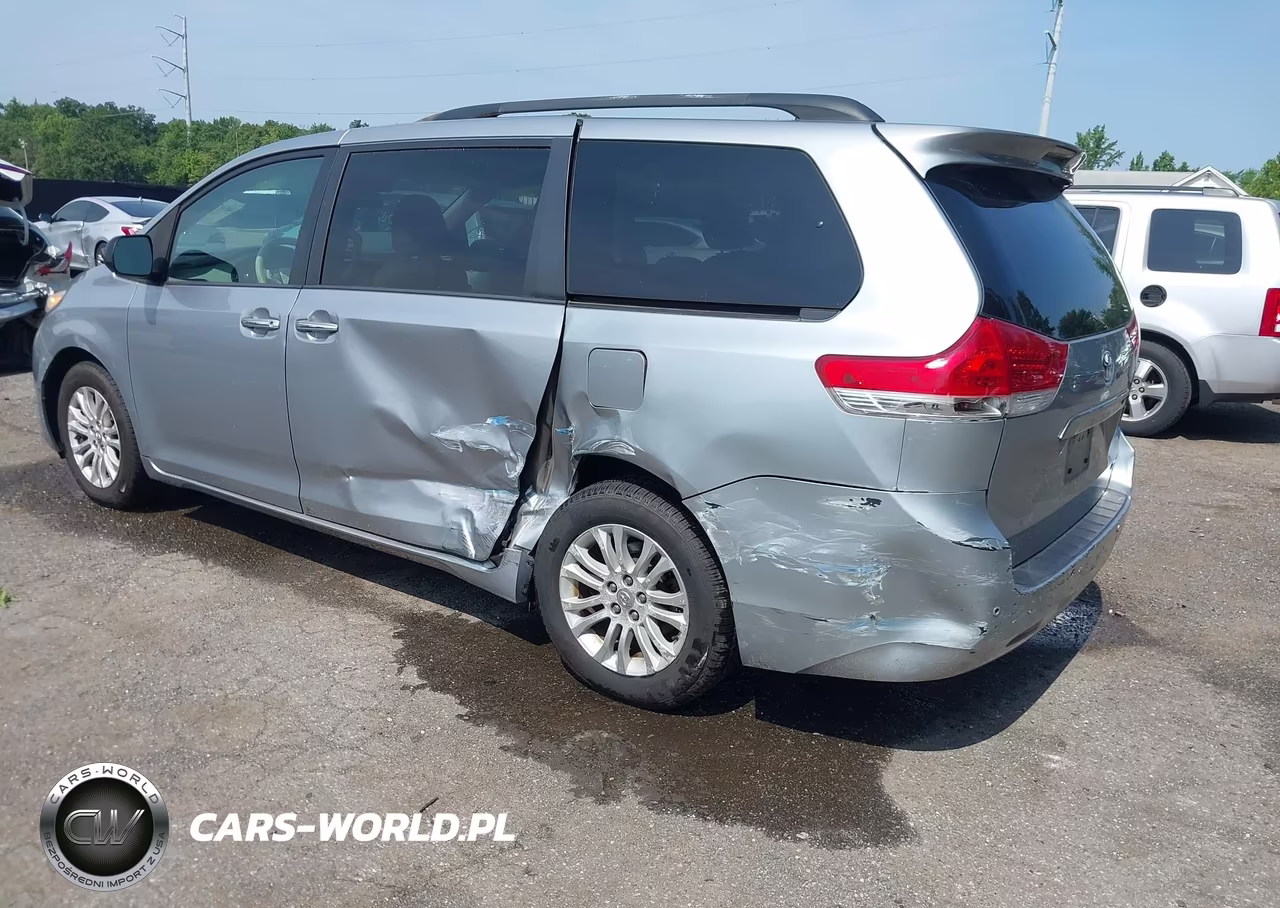 2012 Toyota Sienna Xle V6 8 Passenger VIN:5TDYK3DC2CS279763 - 3