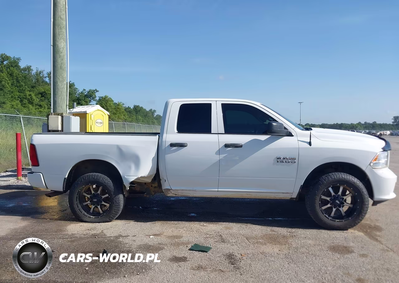 2018 Ram 1500 Express 4X4 6'4 Box VIN:1C6RR7FG1JS302095 - 13