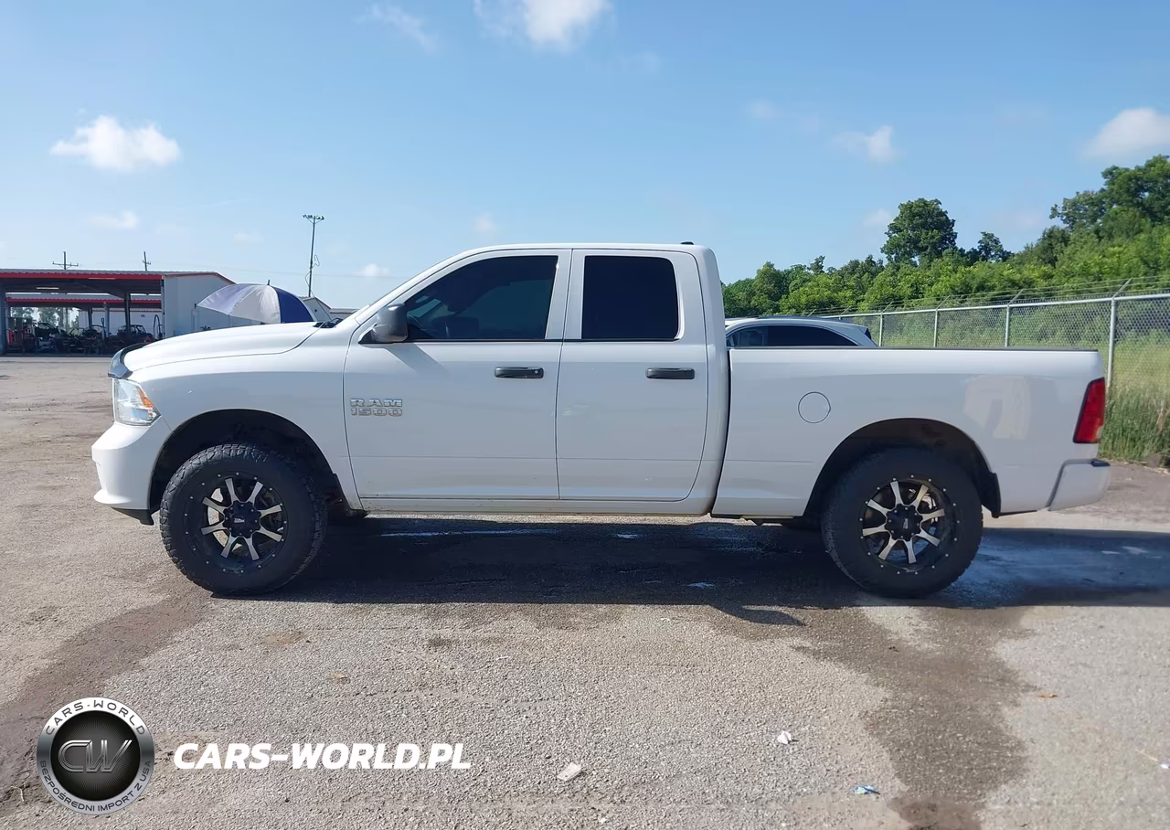 2018 Ram 1500 Express 4X4 6'4 Box VIN:1C6RR7FG1JS302095 - 14