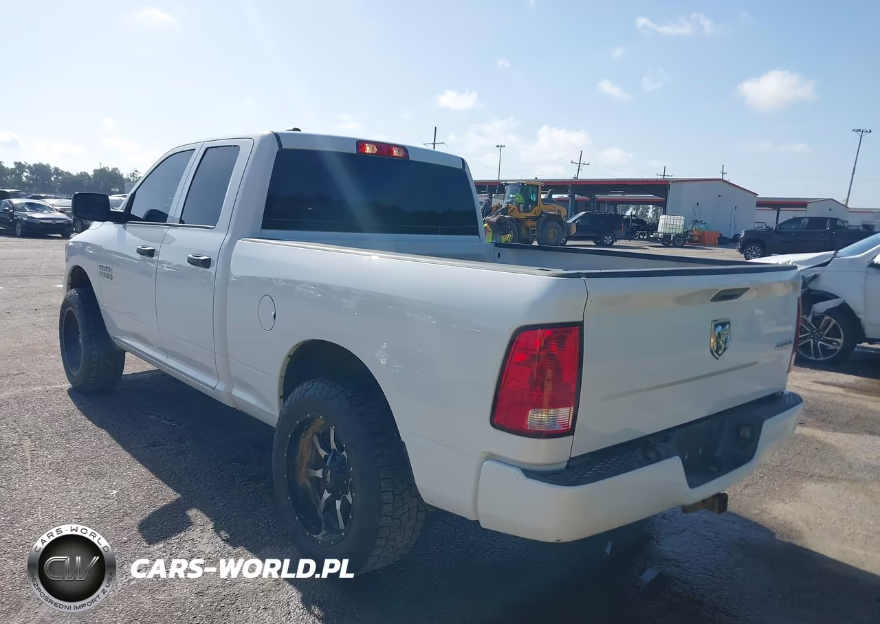 2018 Ram 1500 Express 4X4 6'4 Box VIN:1C6RR7FG1JS302095 - 3