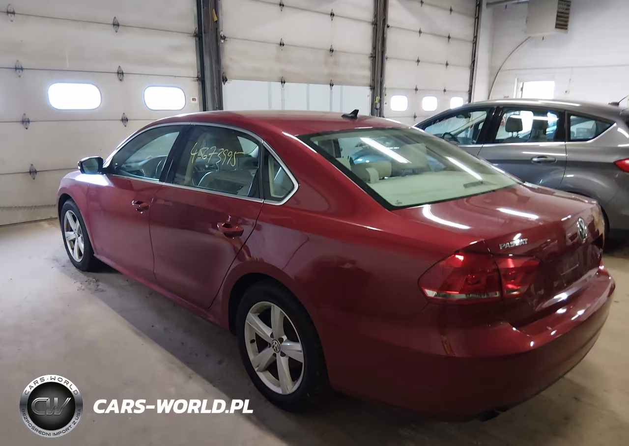 2015 Volkswagen Passat 1.8T Limited Edition VIN:1VWAT7A34FC092425 - 3