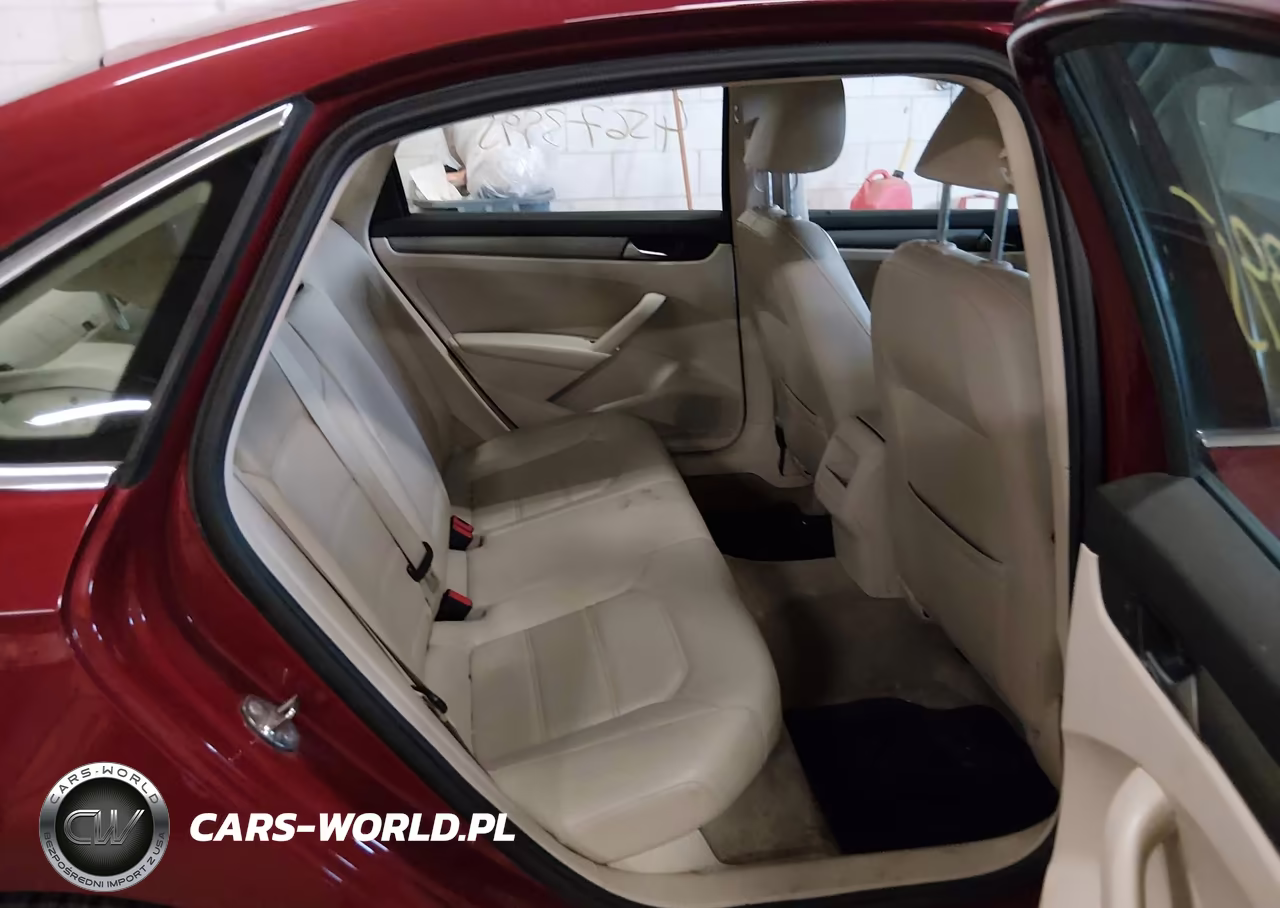 2015 Volkswagen Passat 1.8T Limited Edition VIN:1VWAT7A34FC092425 - 8