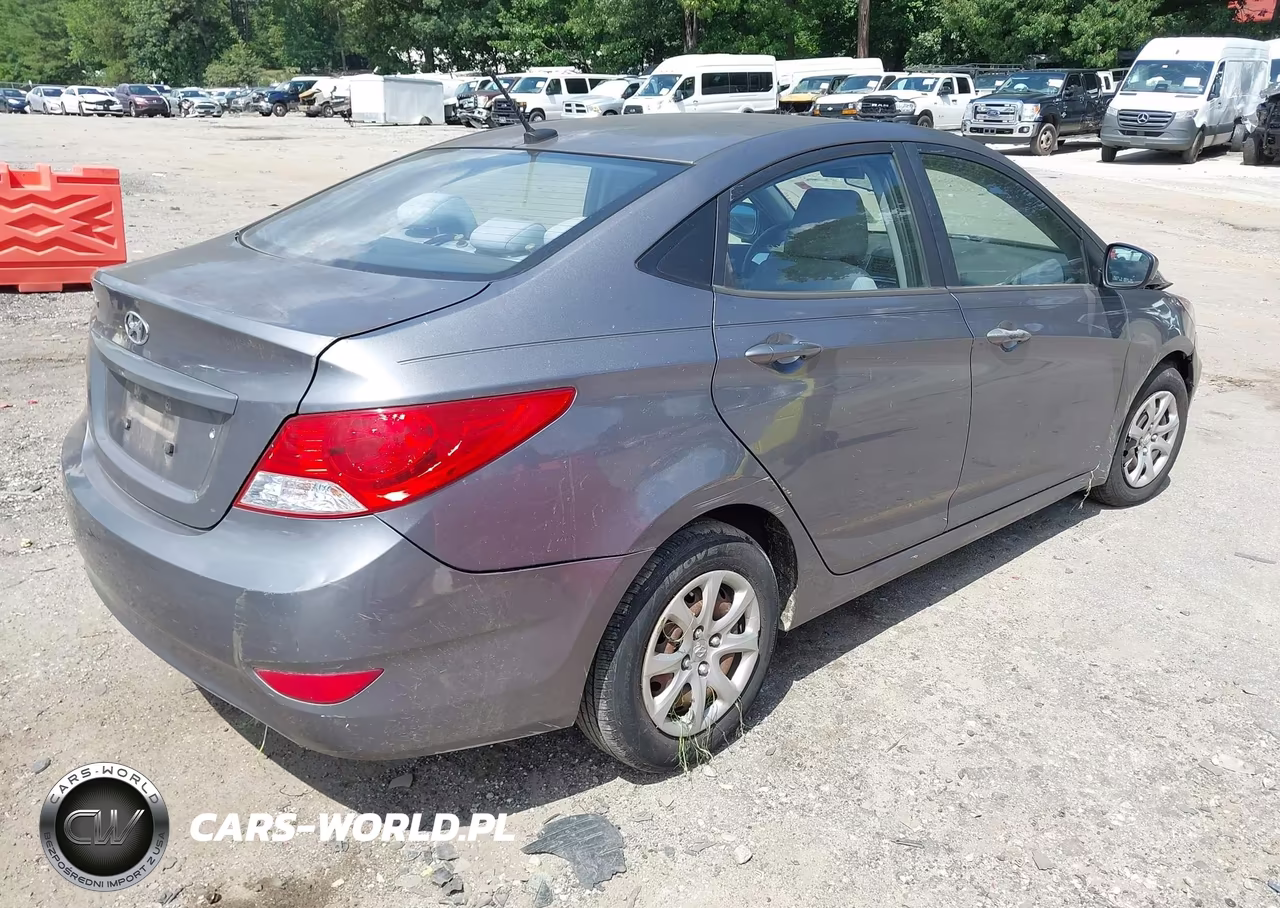 2013 Hyundai Accent Gls VIN:KMHCT4AE6DU477113 - 4