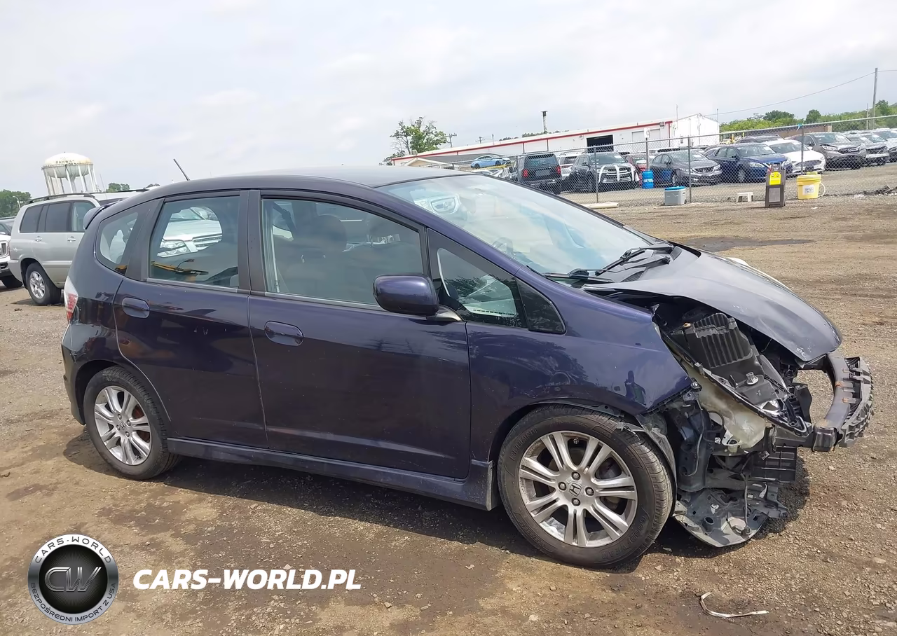2010 Honda Fit Sport VIN:JHMGE8H47AC008519 - 13