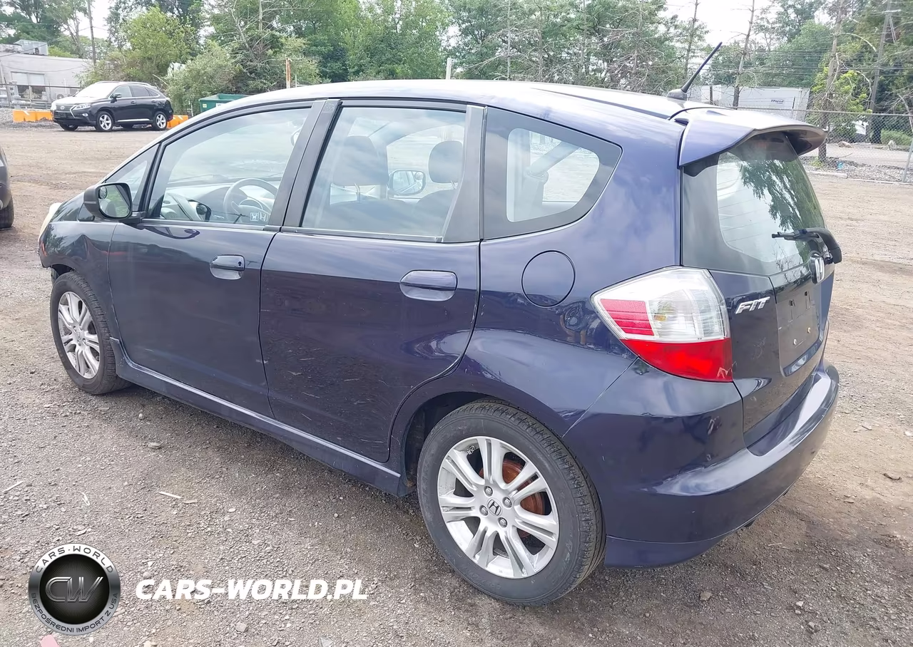 2010 Honda Fit Sport VIN:JHMGE8H47AC008519 - 3