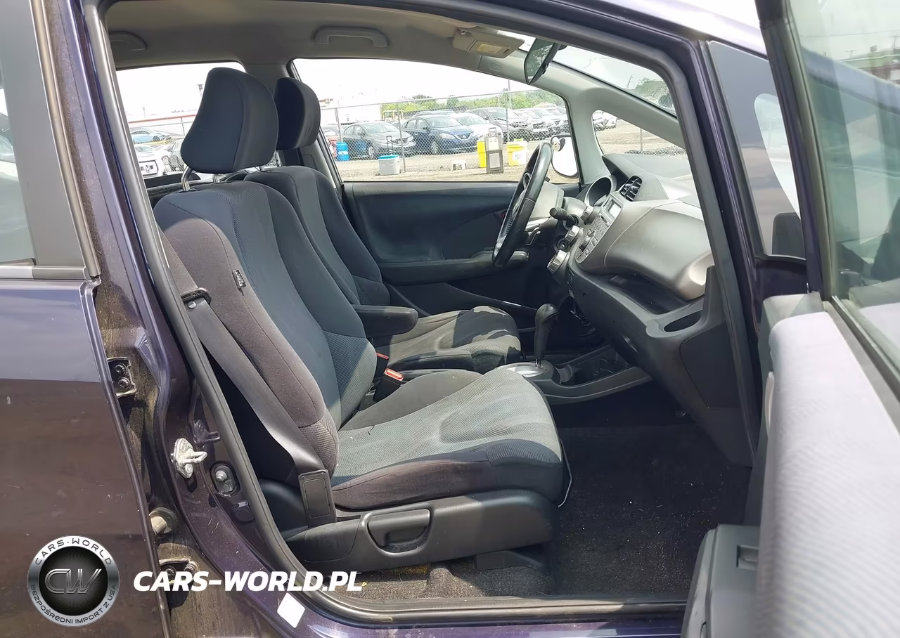 2010 Honda Fit Sport VIN:JHMGE8H47AC008519 - 5
