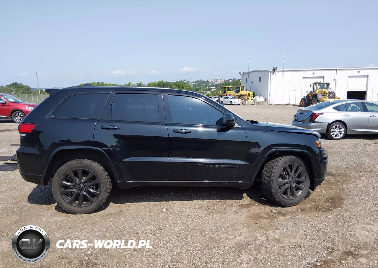 2019 Jeep Grand Cherokee Altitude 4X4 VIN:1C4RJFAG3KC565752 - 13