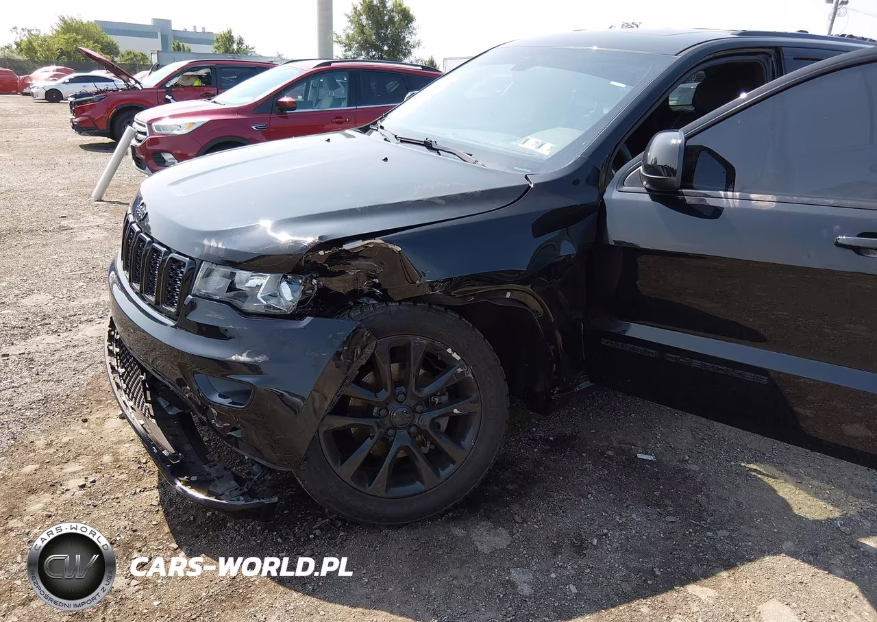 2019 Jeep Grand Cherokee Altitude 4X4 VIN:1C4RJFAG3KC565752 - 6
