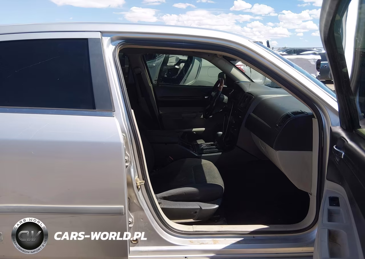 2006 Chrysler 300 VIN:2C3KA43RX6H317820 - 5