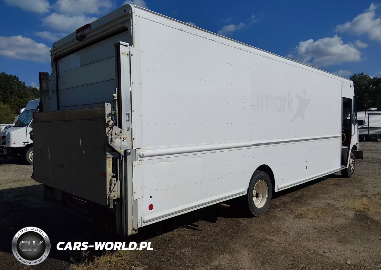 2012 Freightliner Chassis M Line Walk-In Van VIN:4UZAC3DV6CCBE5463 - 4