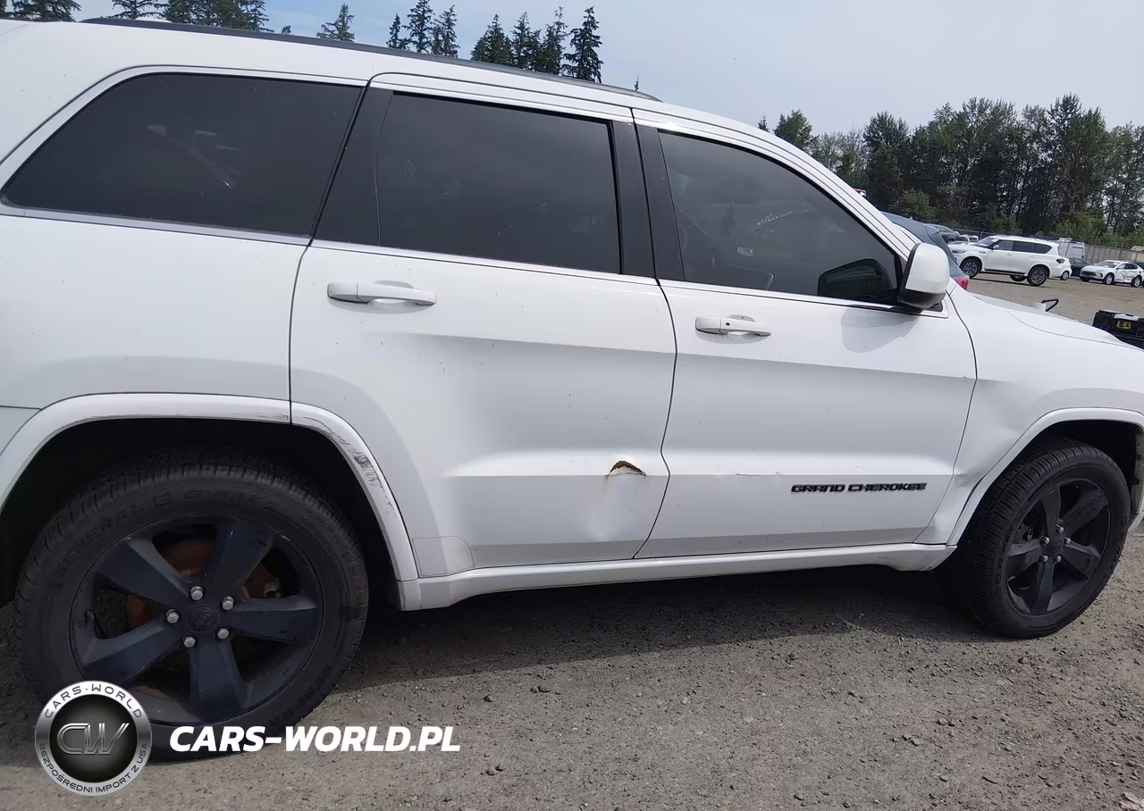 2015 Jeep Grand Cherokee Altitude VIN:1C4RJFAG8FC834947 - 13