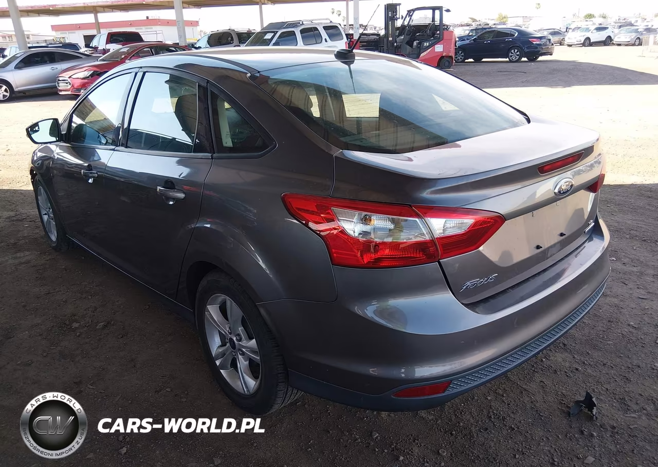 2014 Ford Focus Se VIN:1FADP3F26EL105130 - 3