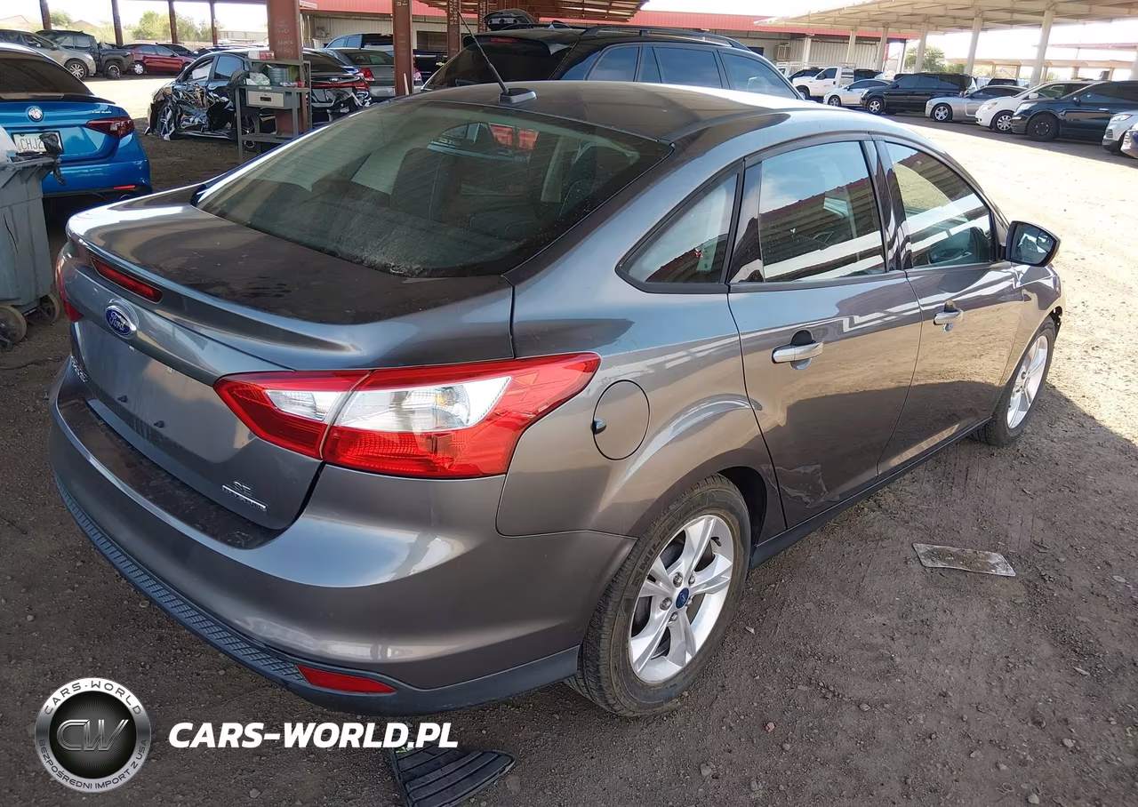 2014 Ford Focus Se VIN:1FADP3F26EL105130 - 4