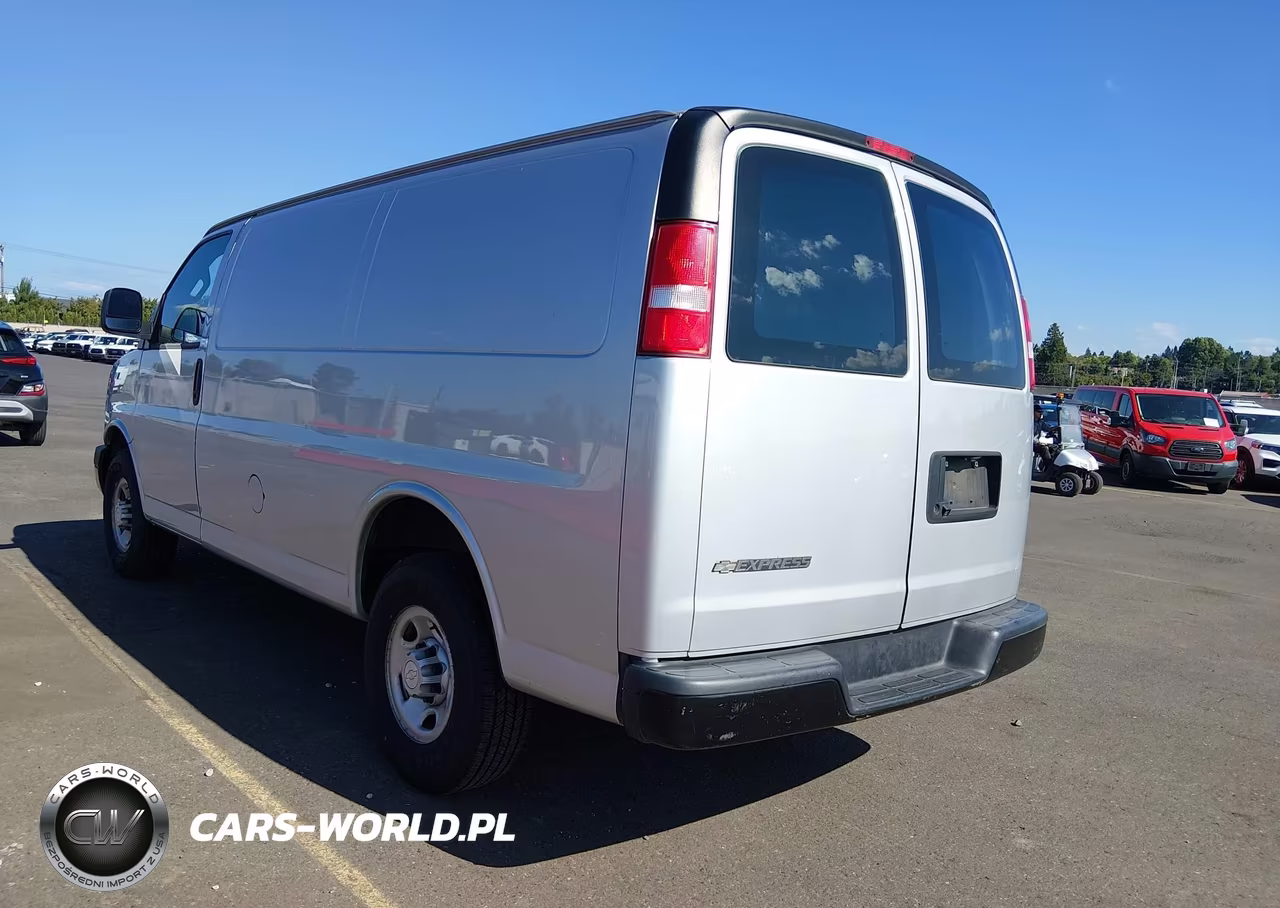 2018 Chevrolet Express 2500 Work Van VIN:1GCWGAFG1J1277185 - 3