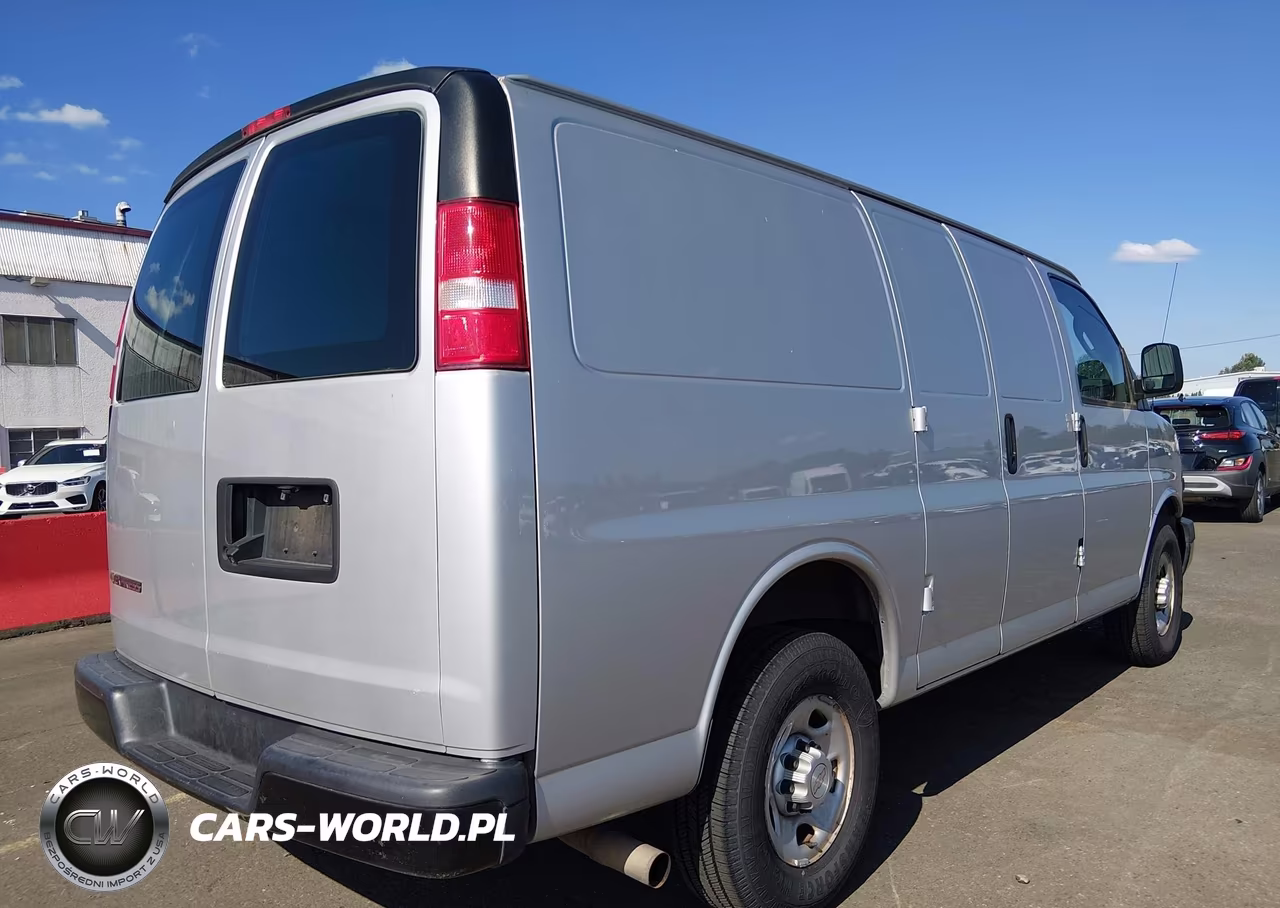 2018 Chevrolet Express 2500 Work Van VIN:1GCWGAFG1J1277185 - 4