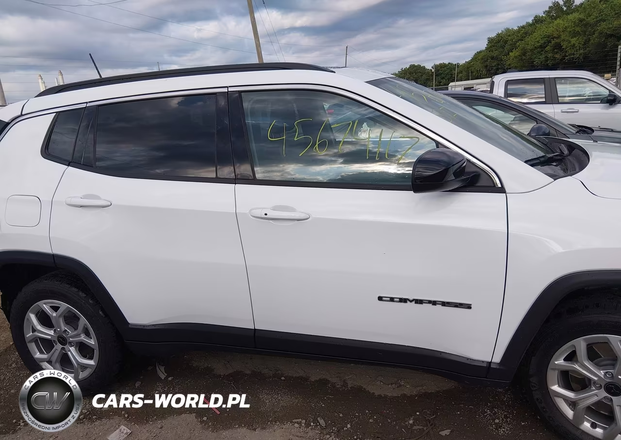 2025 Jeep Compass Latitude 4X4 VIN:3C4NJDBN4ST548981 - 13