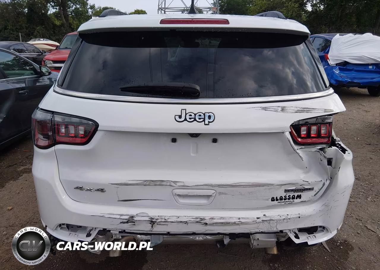2025 Jeep Compass Latitude 4X4 VIN:3C4NJDBN4ST548981 - 16