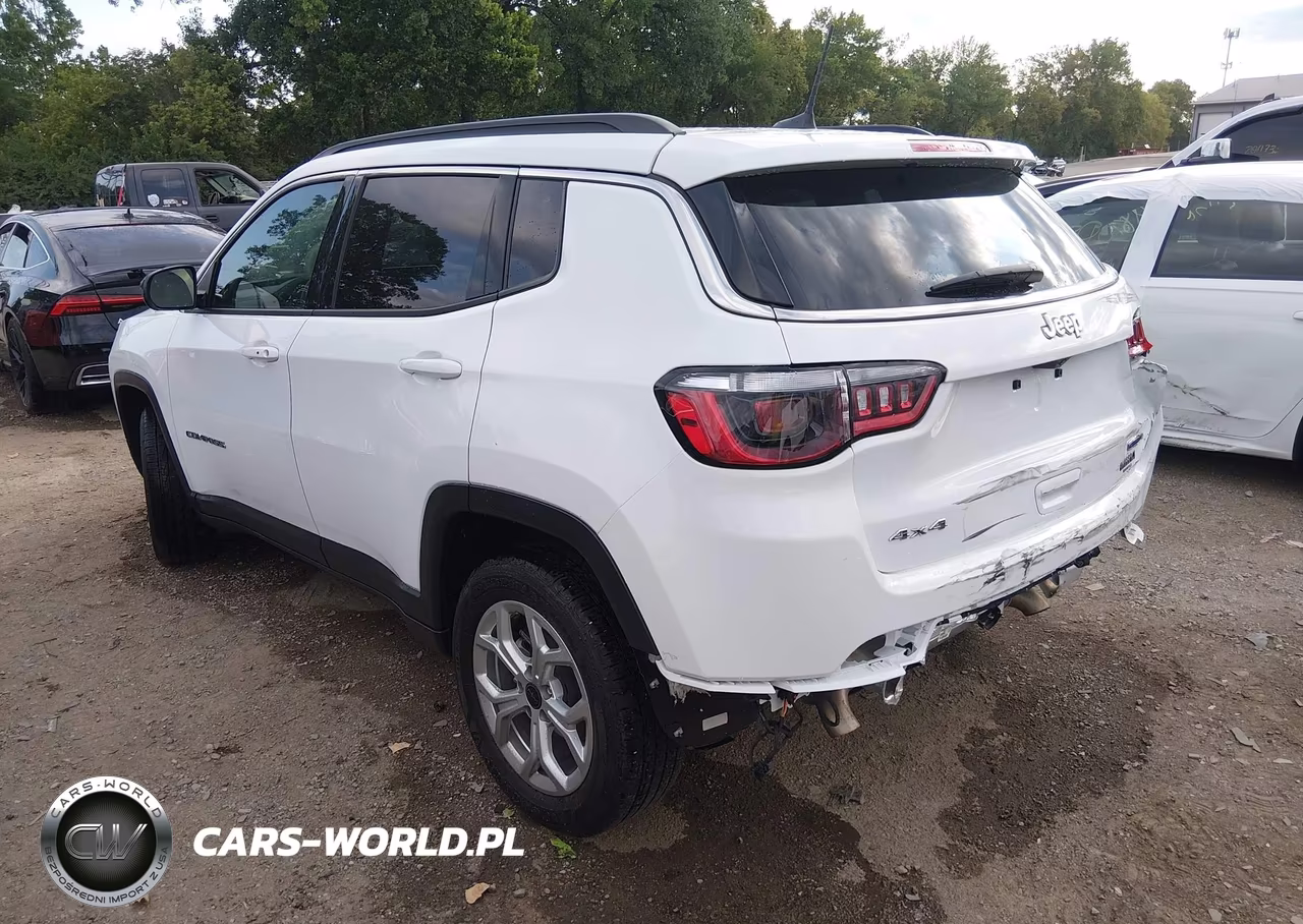 2025 Jeep Compass Latitude 4X4 VIN:3C4NJDBN4ST548981 - 3