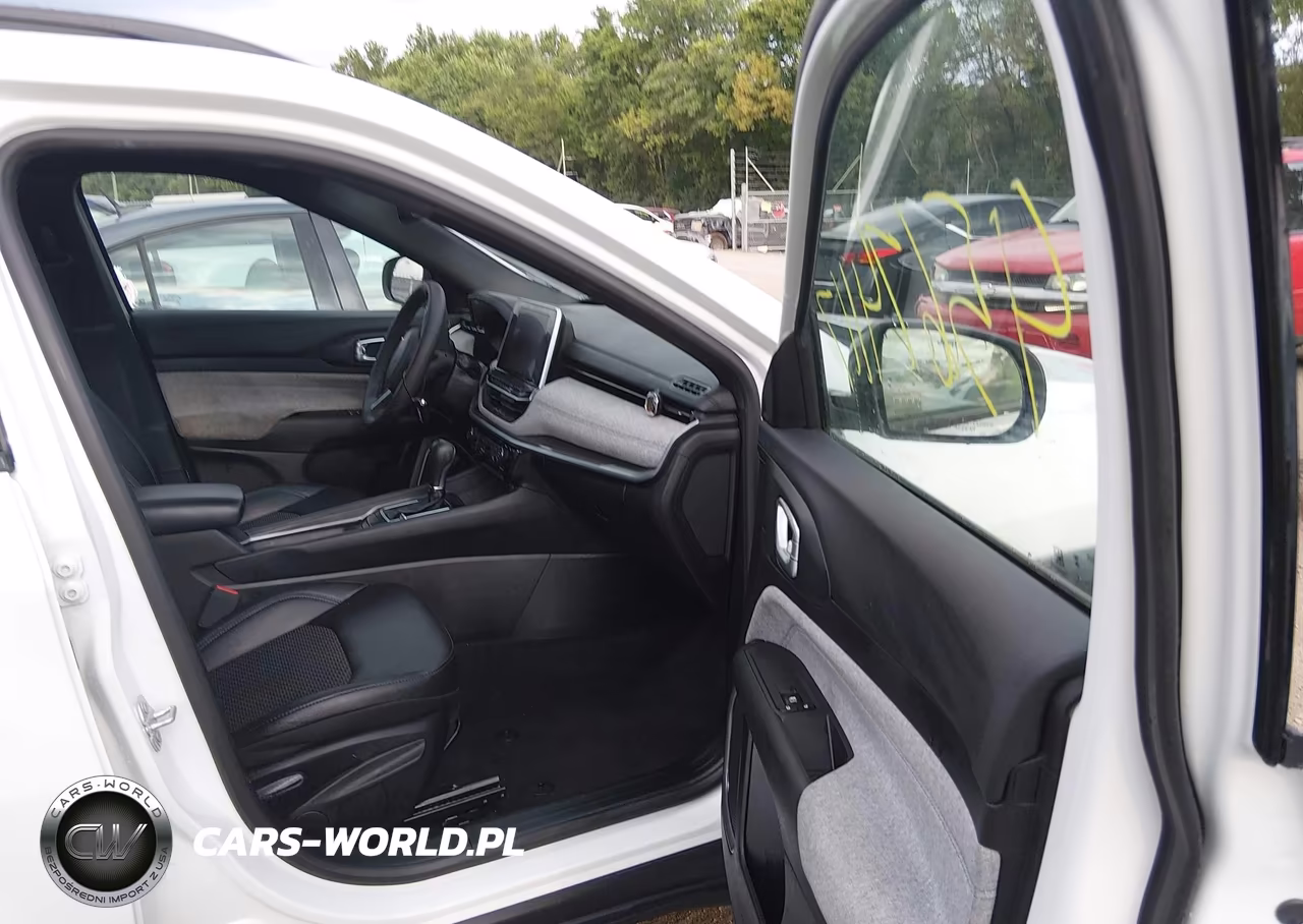 2025 Jeep Compass Latitude 4X4 VIN:3C4NJDBN4ST548981 - 5