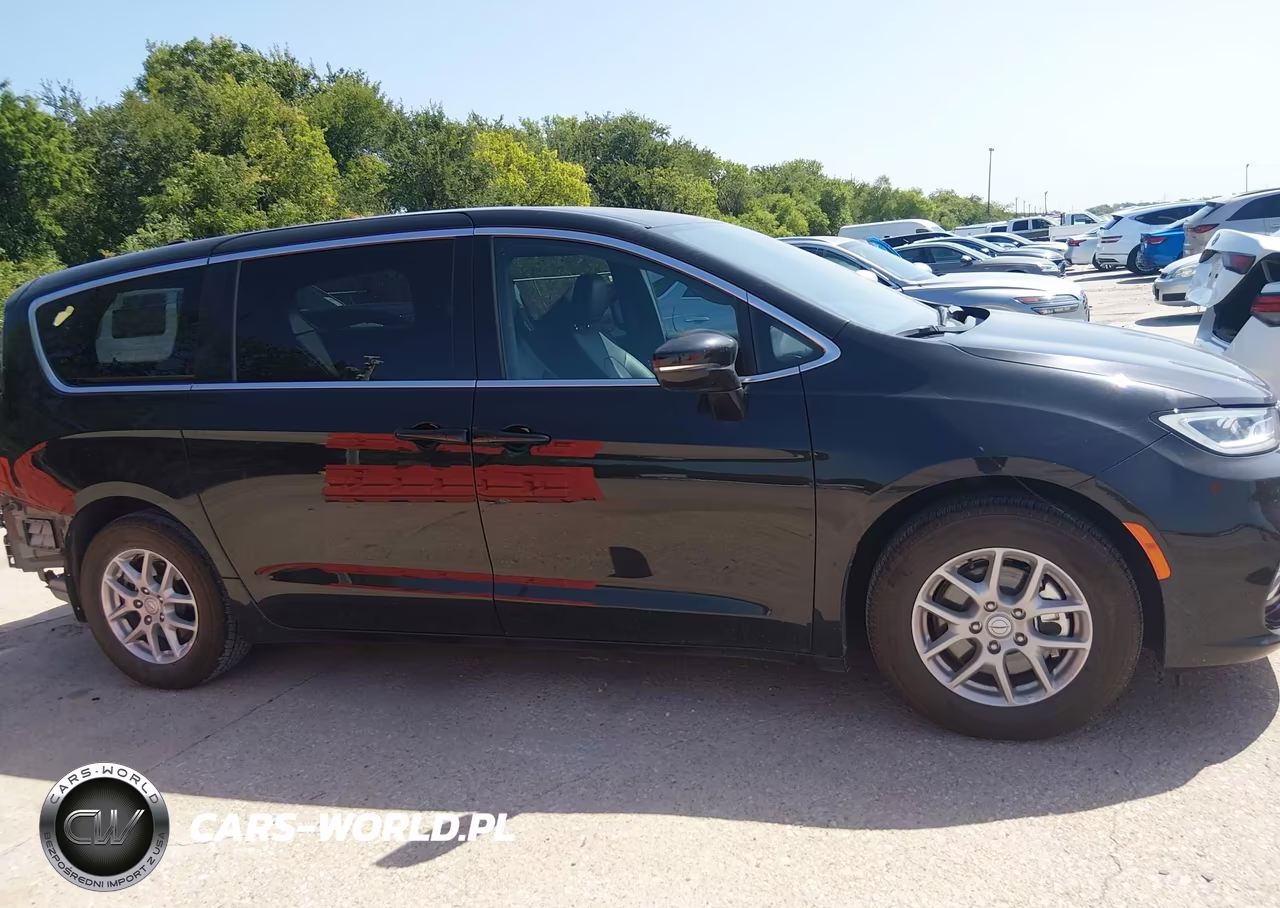 2026 Chrysler Pacifica Select VIN:2C4RC1BG1TR186933 - 13