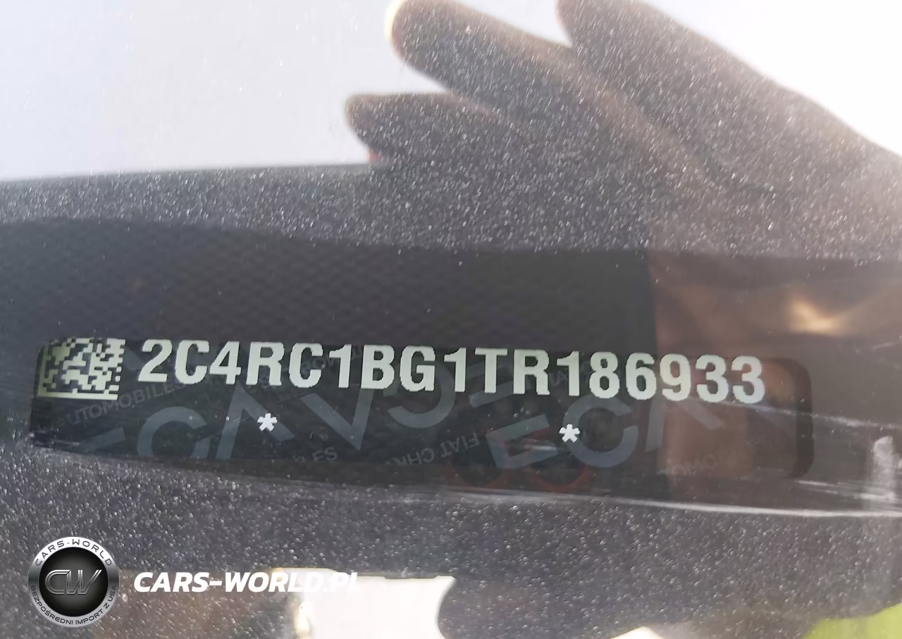 2026 Chrysler Pacifica Select VIN:2C4RC1BG1TR186933 - 9