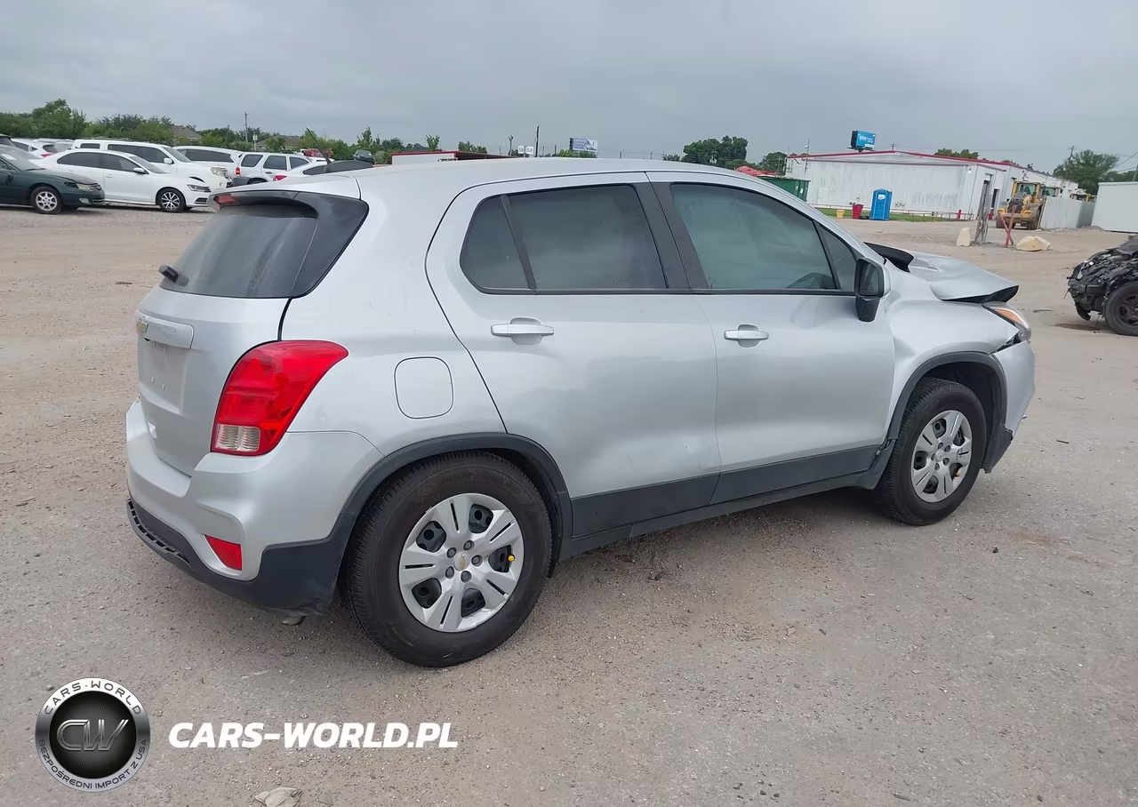 2018 Chevrolet Trax Ls VIN:3GNCJKSB0JL393496 - 4
