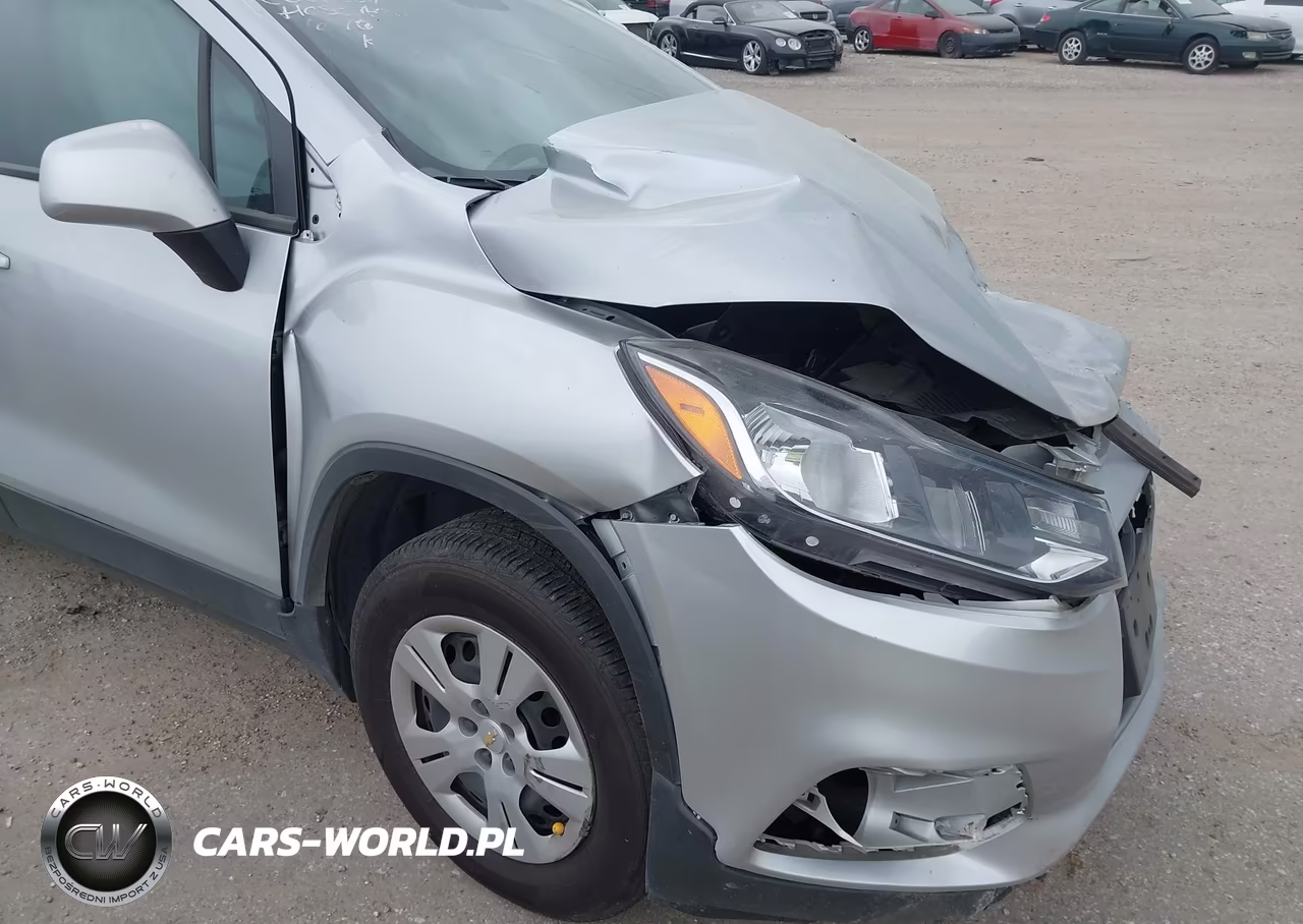 2018 Chevrolet Trax Ls VIN:3GNCJKSB0JL393496 - 6