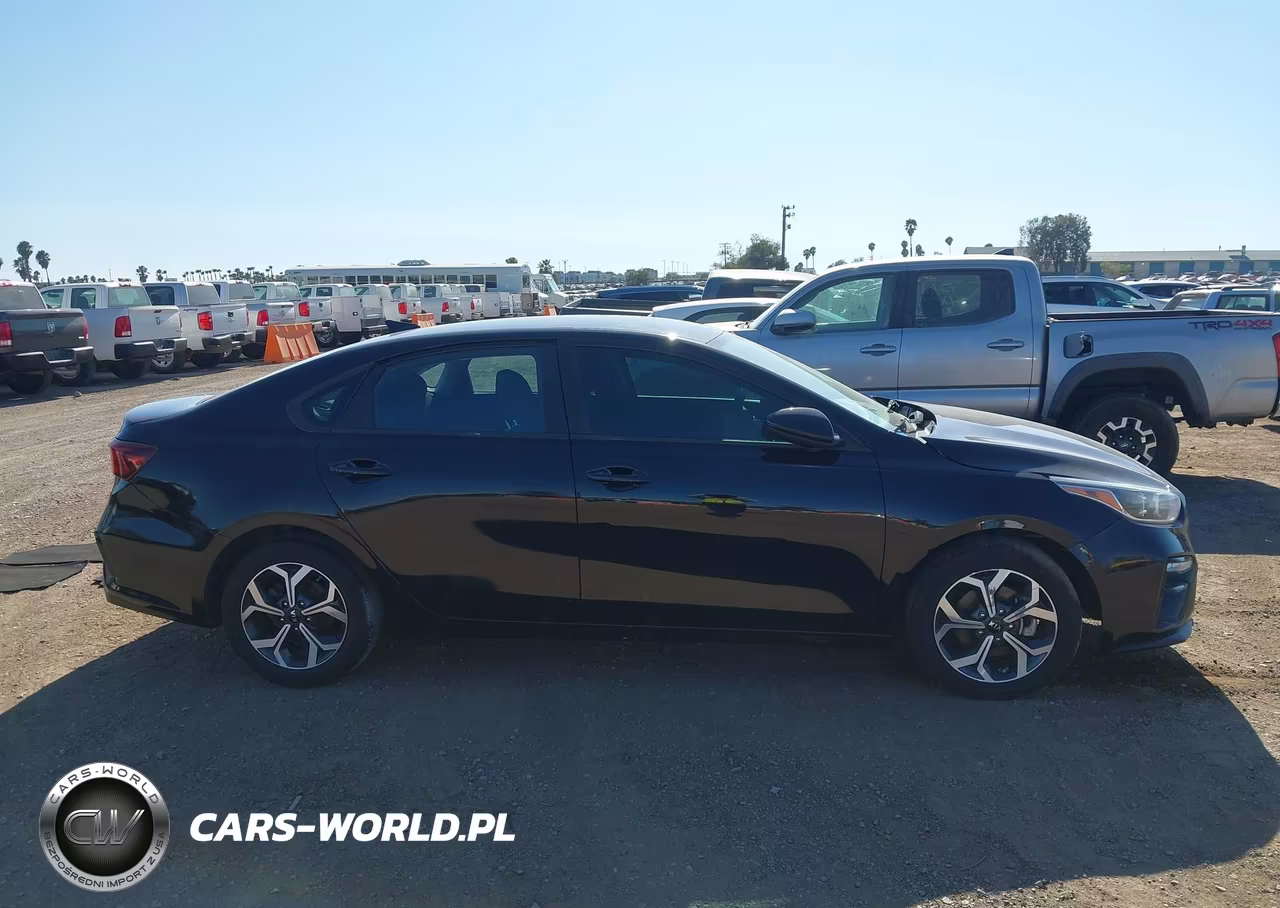 2019 Kia Forte Lxs VIN:3KPF24AD9KE006421 - 13