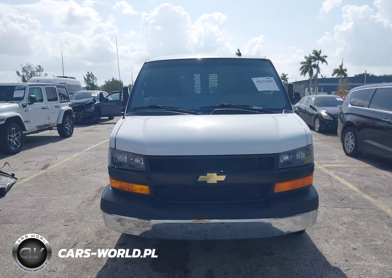 2021 Chevrolet Express G2500 VIN:1GCWGAF14M1312141 - 13